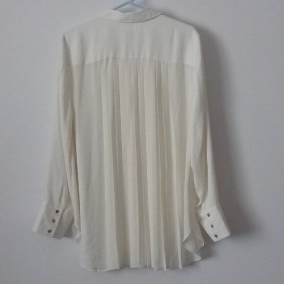 New Chico's Super Pleat Tunic - Picture 2 of 4